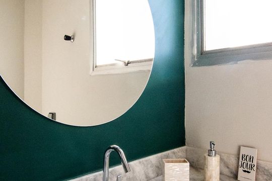 Banheiro de kitnet/studio para alugar com 1 quarto, 40m² em Centro, Campinas