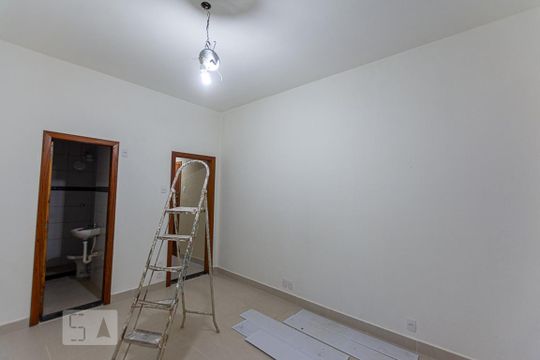 Sala de kitnet/studio para alugar com 1 quarto, 40m² em Centro, Niterói