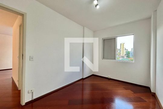Suite de apartamento para alugar com 2 quartos, 81m² em Chácara Inglesa, São Paulo