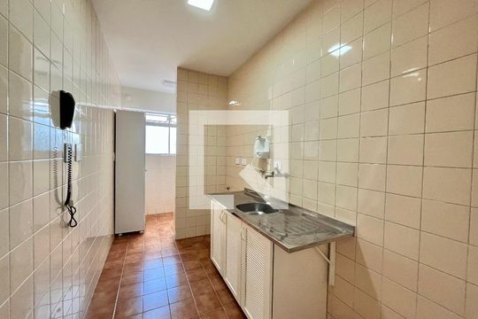 Cozinha de apartamento para alugar com 2 quartos, 81m² em Chácara Inglesa, São Paulo