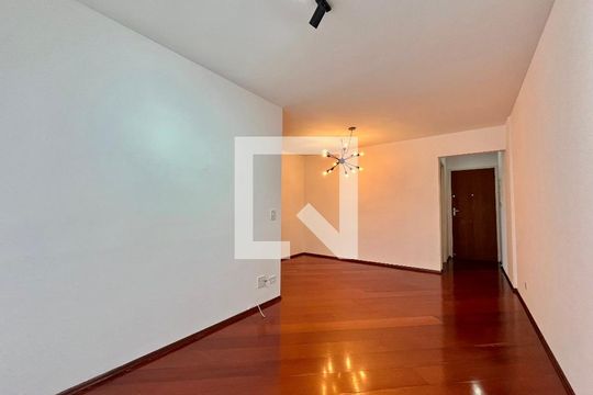 Sala de apartamento para alugar com 2 quartos, 65m² em Chácara Inglesa, São Paulo