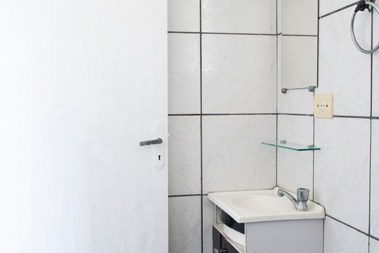 BANHEIRO de kitnet/studio para alugar com 1 quarto, 30m² em Freguesia do Ó, São Paulo