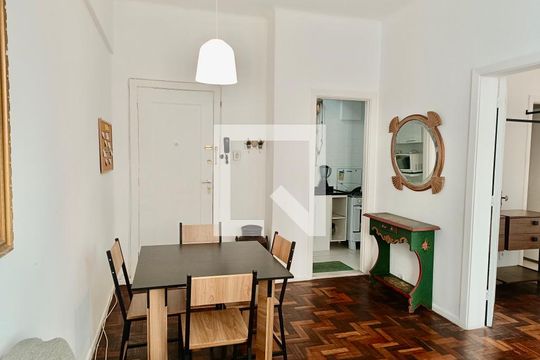 Sala de apartamento para alugar com 1 quarto, 45m² em Copacabana, Rio de Janeiro