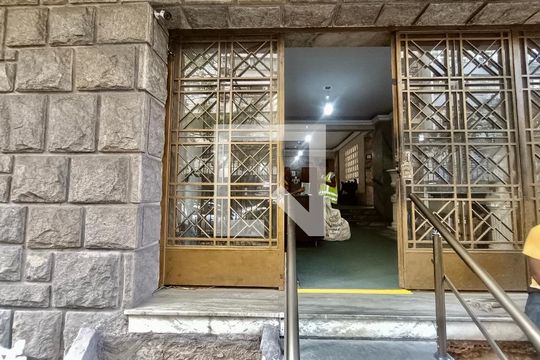 Portaria  de apartamento para alugar com 1 quarto, 45m² em Copacabana, Rio de Janeiro