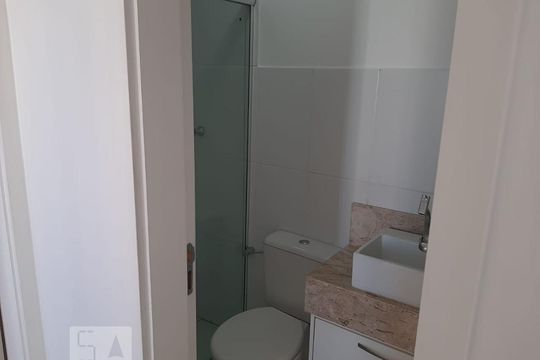 Banheiro da Suíte de apartamento para alugar com 2 quartos, 55m² em Setor Negrão de Lima, Goiânia