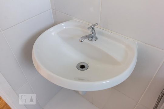 Banheiro Pia de apartamento para alugar com 2 quartos, 43m² em Água Branca, São Paulo