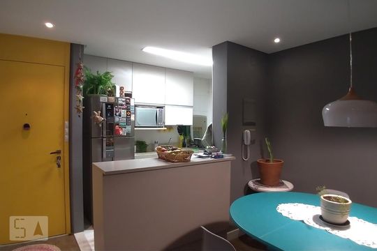 Sala/Cozinha de apartamento para alugar com 2 quartos, 61m² em Vila Antonieta, São Paulo