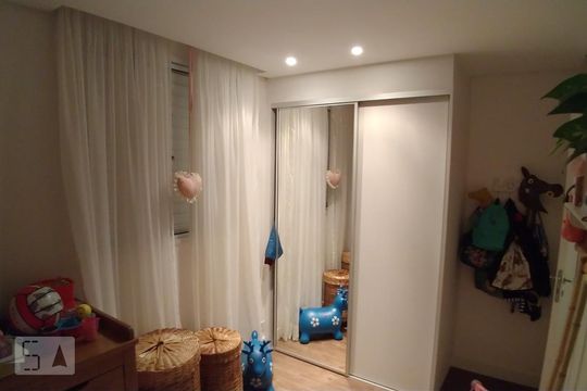 Quarto de apartamento para alugar com 2 quartos, 61m² em Vila Antonieta, São Paulo