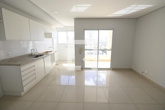 Sala;/ Cozinha  de apartamento para alugar com 1 quarto, 42m² em Setor Bueno, Goiânia