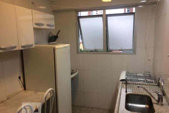 Cozinha de apartamento à venda com 1 quarto, 45m² em Pinheiros, São Paulo