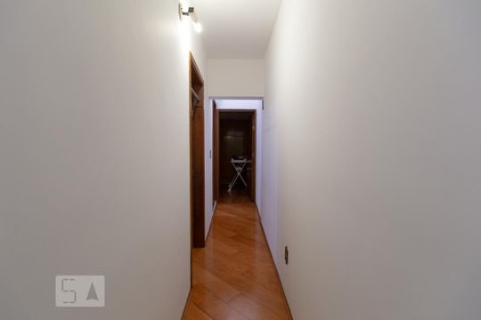 Corredor de casa à venda com 3 quartos, 299m² em Vila Aricanduva, São Paulo