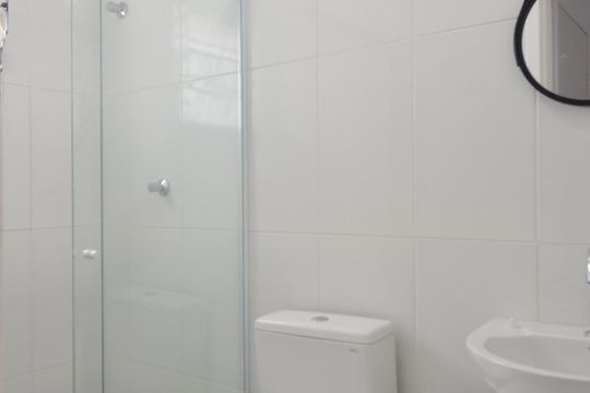 Banheiro de kitnet/studio à venda com 1 quarto, 27m² em Quarta Parada, São Paulo