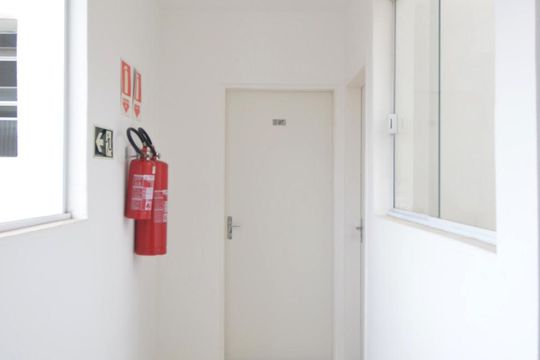 Entrada do apto - vista externa de kitnet/studio à venda com 1 quarto, 27m² em Quarta Parada, São Paulo