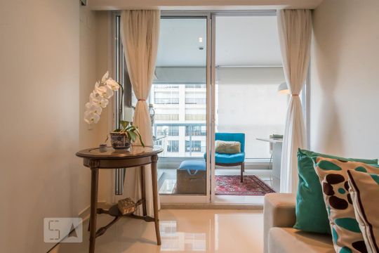 Sala de apartamento para alugar com 1 quarto, 49m² em Campo Belo, São Paulo