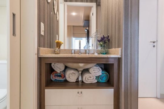 Banheiro de apartamento para alugar com 1 quarto, 49m² em Campo Belo, São Paulo
