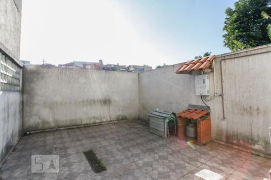 Quintal de casa para alugar com 4 quartos, 240m² em Jardim Oriental, São Paulo