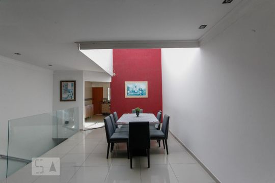 Sala de casa para alugar com 4 quartos, 240m² em Jardim Oriental, São Paulo