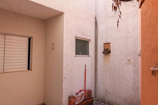 Quintal de casa para alugar com 4 quartos, 240m² em Jardim Oriental, São Paulo