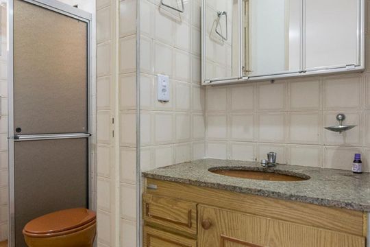 Banheiro de apartamento à venda com 2 quartos, 50m² em Jardim Alvorada, Santo André