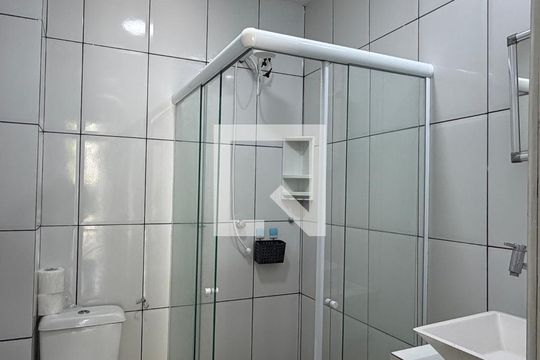 Banheiro  de kitnet/studio para alugar com 1 quarto, 45m² em Anil, Rio de Janeiro
