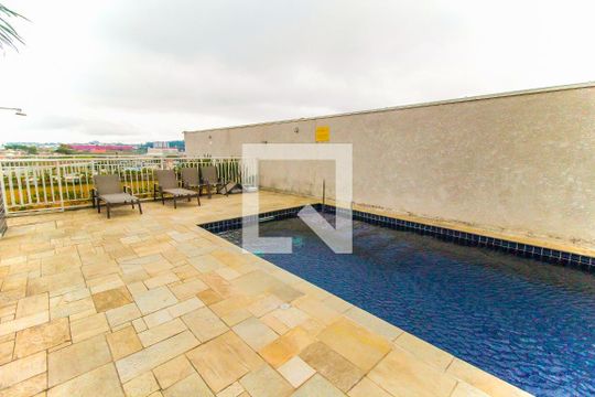 Piscina de kitnet/studio à venda com 1 quarto, 24m² em Vila Campanela, São Paulo