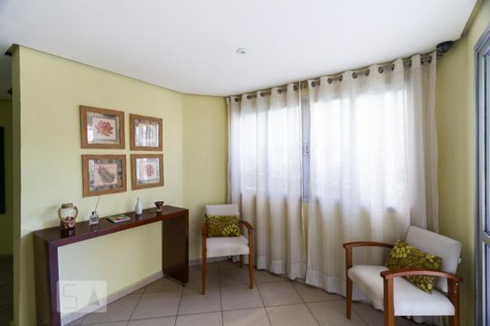 Hall social de apartamento para alugar com 2 quartos, 50m² em Chácara Inglesa, São Paulo