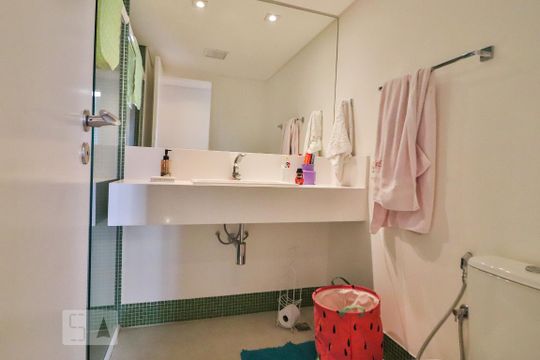 Banheiro de apartamento para alugar com 4 quartos, 156m² em Paraíso, São Paulo