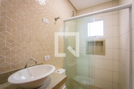 Banheiro social de apartamento à venda com 3 quartos, 160m² em Vila Pires, Santo André