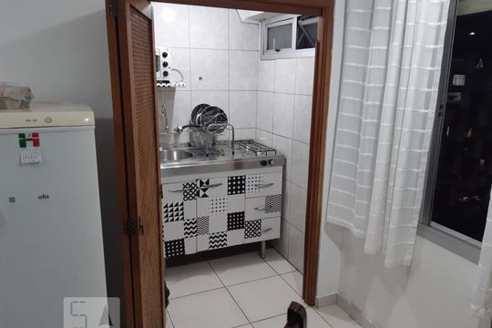 Cozinha de apartamento para alugar com 1 quarto, 40m² em Bela Vista, São Paulo
