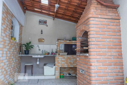 Churrasqueira de casa à venda com 3 quartos, 250m² em Parque Peruche, São Paulo