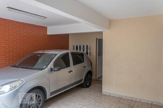 Garagem de casa à venda com 3 quartos, 250m² em Parque Peruche, São Paulo