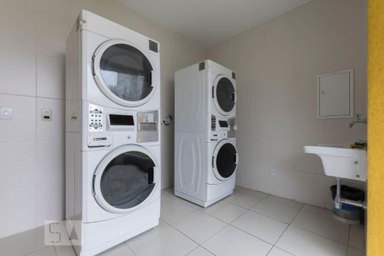 Área comum - Lavanderia coletiva de kitnet/studio para alugar com 1 quarto, 31m² em Vila Mariana, São Paulo