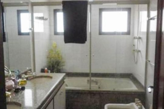 Banheiro de apartamento à venda com 4 quartos, 188m² em Vila Santo Estevão, São Paulo