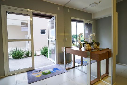 Hall de Entrada de apartamento para alugar com 2 quartos, 50m² em Setor Faiçalville, Goiânia