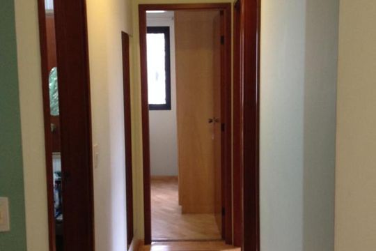 Corredor de apartamento à venda com 3 quartos, 70m² em Vila Andrade, São Paulo