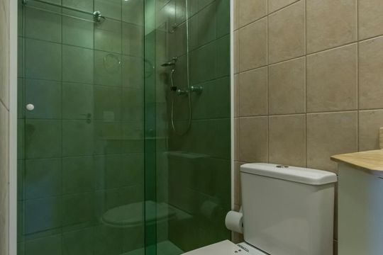Banheiro social de apartamento para alugar com 2 quartos, 64m² em Cambuci, São Paulo