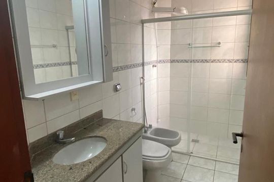 Banheiro 01 de apartamento à venda com 2 quartos, 76m² em Jardim Paraíso, Campinas