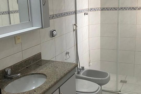 Banheiro 02 de apartamento à venda com 2 quartos, 76m² em Jardim Paraíso, Campinas