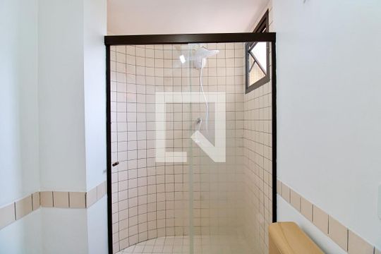 Banheiro de apartamento à venda com 1 quarto, 38m² em Vila Suzana, São Paulo