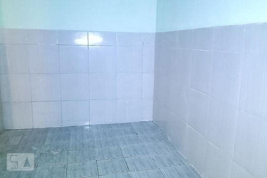 Quarto de casa para alugar com 1 quarto, 4m² em Vila Sabrina, São Paulo