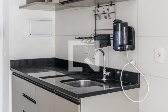 Cozinha de kitnet/studio à venda com 1 quarto, 25m² em Cerqueira César, São Paulo