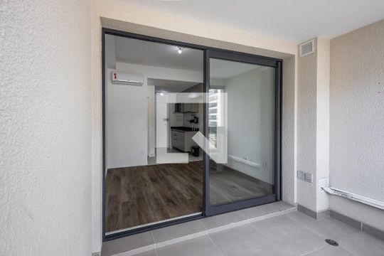 Varanda de kitnet/studio à venda com 1 quarto, 25m² em Cerqueira César, São Paulo