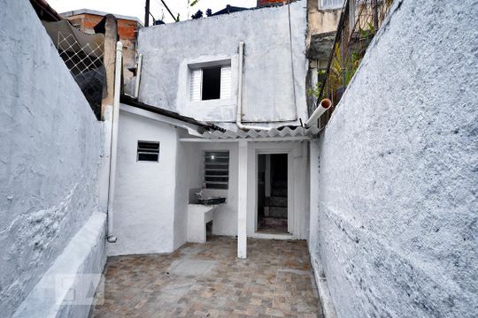 Fachada interna de casa para alugar com 1 quarto, 50m² em Parque da Lapa, São Paulo