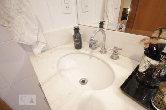 Pia de apartamento para alugar com 1 quarto, 58m² em Vila Andrade, São Paulo
