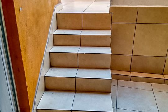 Acesso  de casa à venda com 2 quartos, 100m² em Parque João Ramalho, Santo André