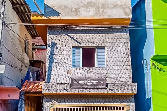 Fachada  de casa à venda com 2 quartos, 100m² em Parque João Ramalho, Santo André