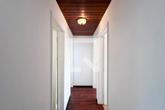Corredor Quartos de apartamento para alugar com 3 quartos, 93m² em Chácara Santo Antônio (zona Sul), São Paulo