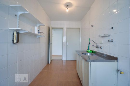 Cozinha de apartamento para alugar com 1 quarto, 80m² em Vila Madalena, São Paulo