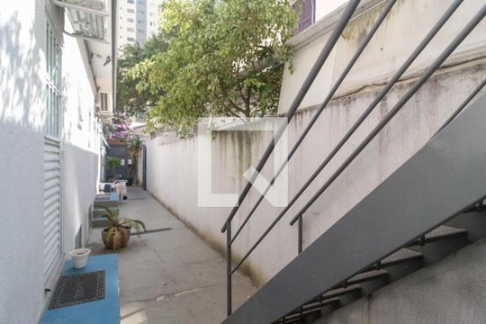 Entrada de kitnet/studio para alugar com 1 quarto, 24m² em Vila Mariana, São Paulo