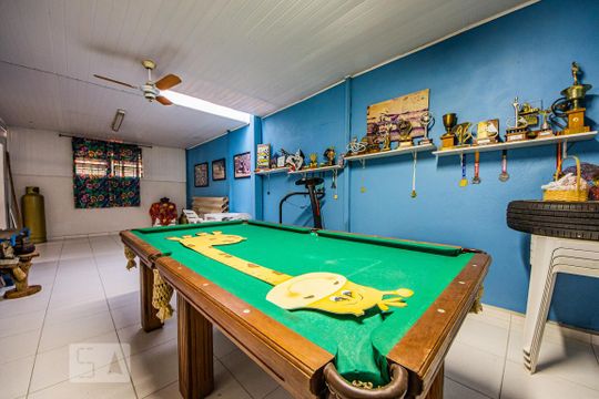 Sala de Jogos  de casa para alugar com 3 quartos, 250m² em Vila Ipiranga, Porto Alegre